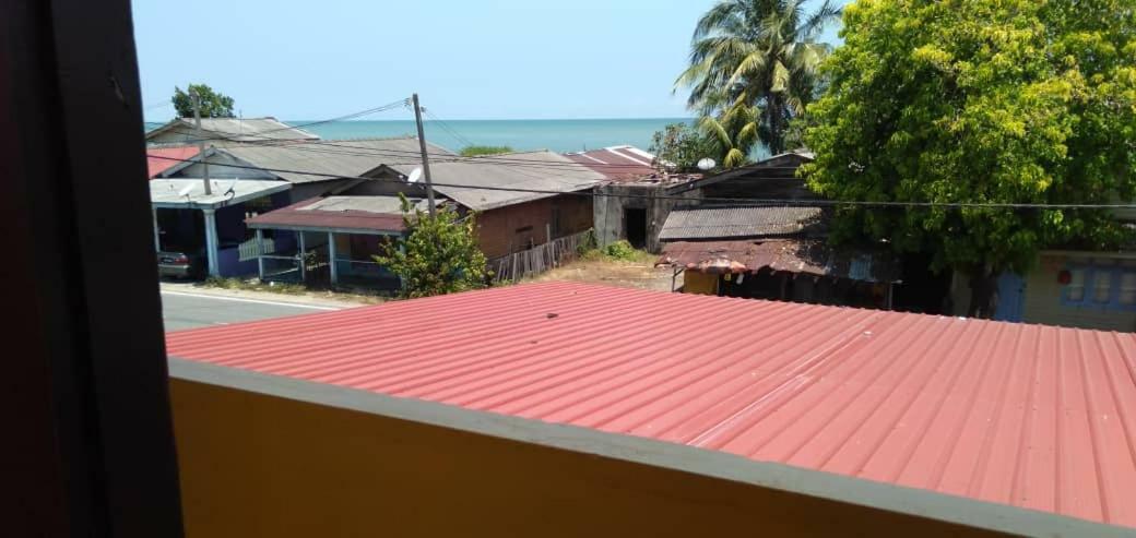 Rumah Hentian Ayah Кампунг-Куала-Бесут Экстерьер фото